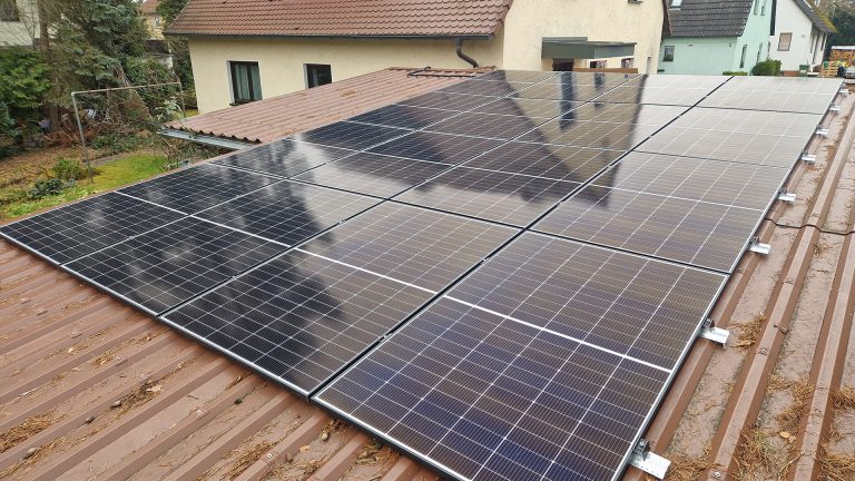 Eigenheim – 7,2 kWp mit 9,6 kWh Batteriespeicher, Schwabach (Familie Neubauer)