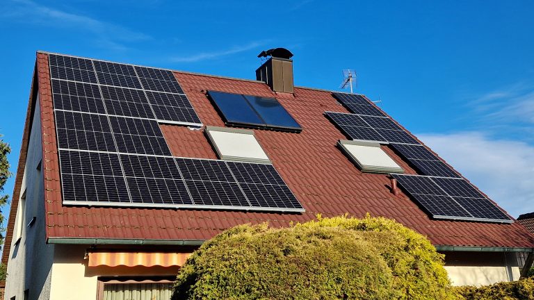 Eigenheim – 8,1 kWp mit 5,1 kWh Batteriespeicher, Weisendorf (Familie Konopka)